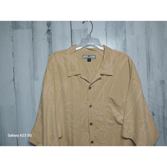 Men's Tommy Bahama Size XXL 100% Silk Short Sleeve Hawaiian Shirt - Picture 3 of 8